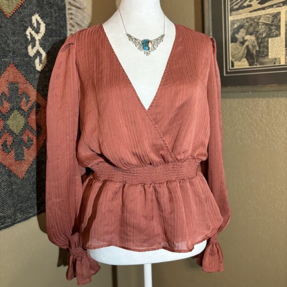 Medium Express Peplum Top - Picture 1 of 3
